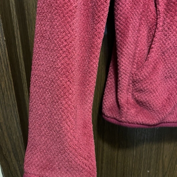 Patagonia Women's Polartec Re-Tool Snap-T Fleece Pullover. Berry Pink! Sz: M! - Picture 5 of 12
